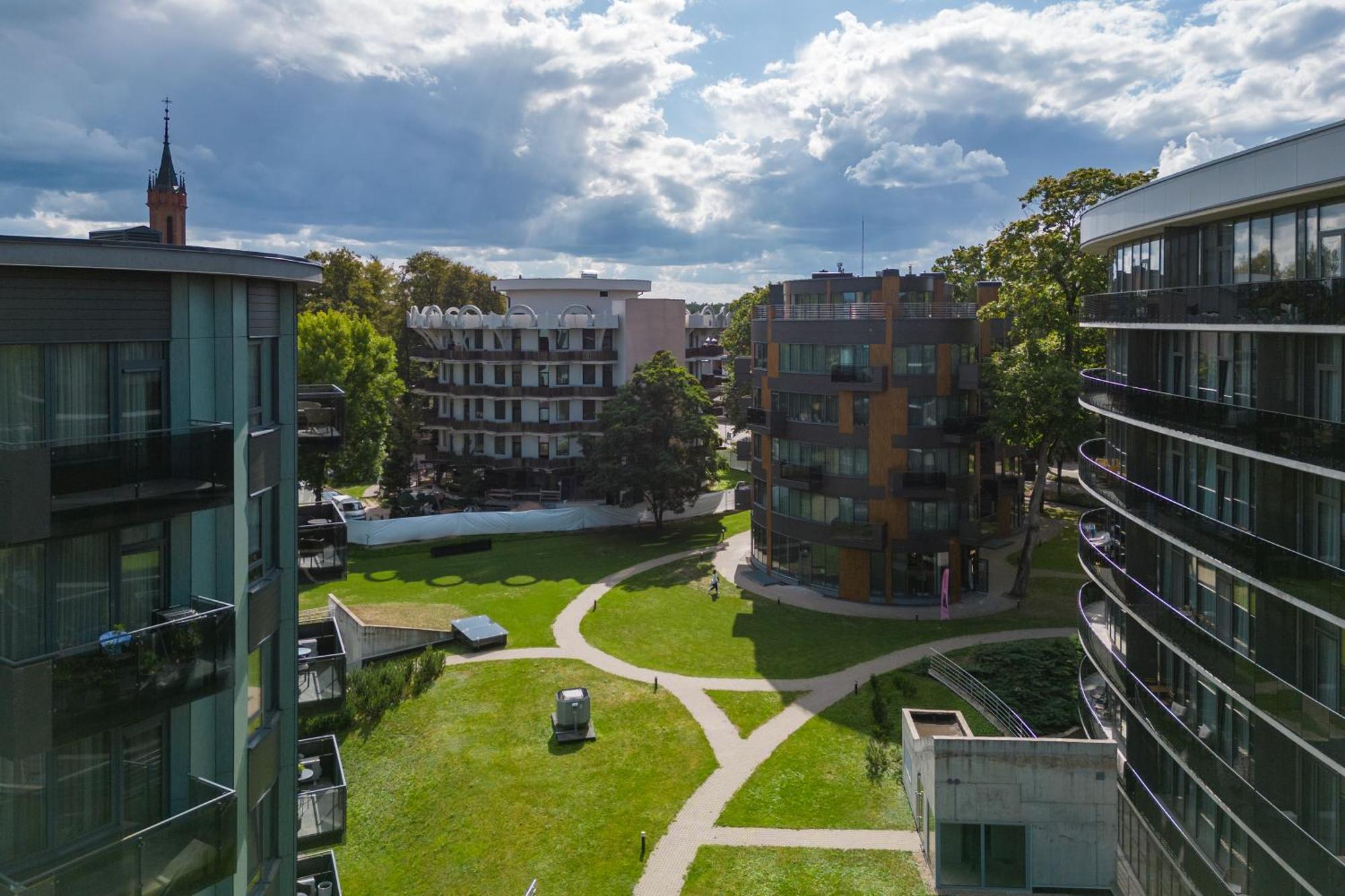 2 Bedroom Apt, 2 Garage Spots & Balconies, Self Check-In, By Cohost Druskininkai Luaran gambar