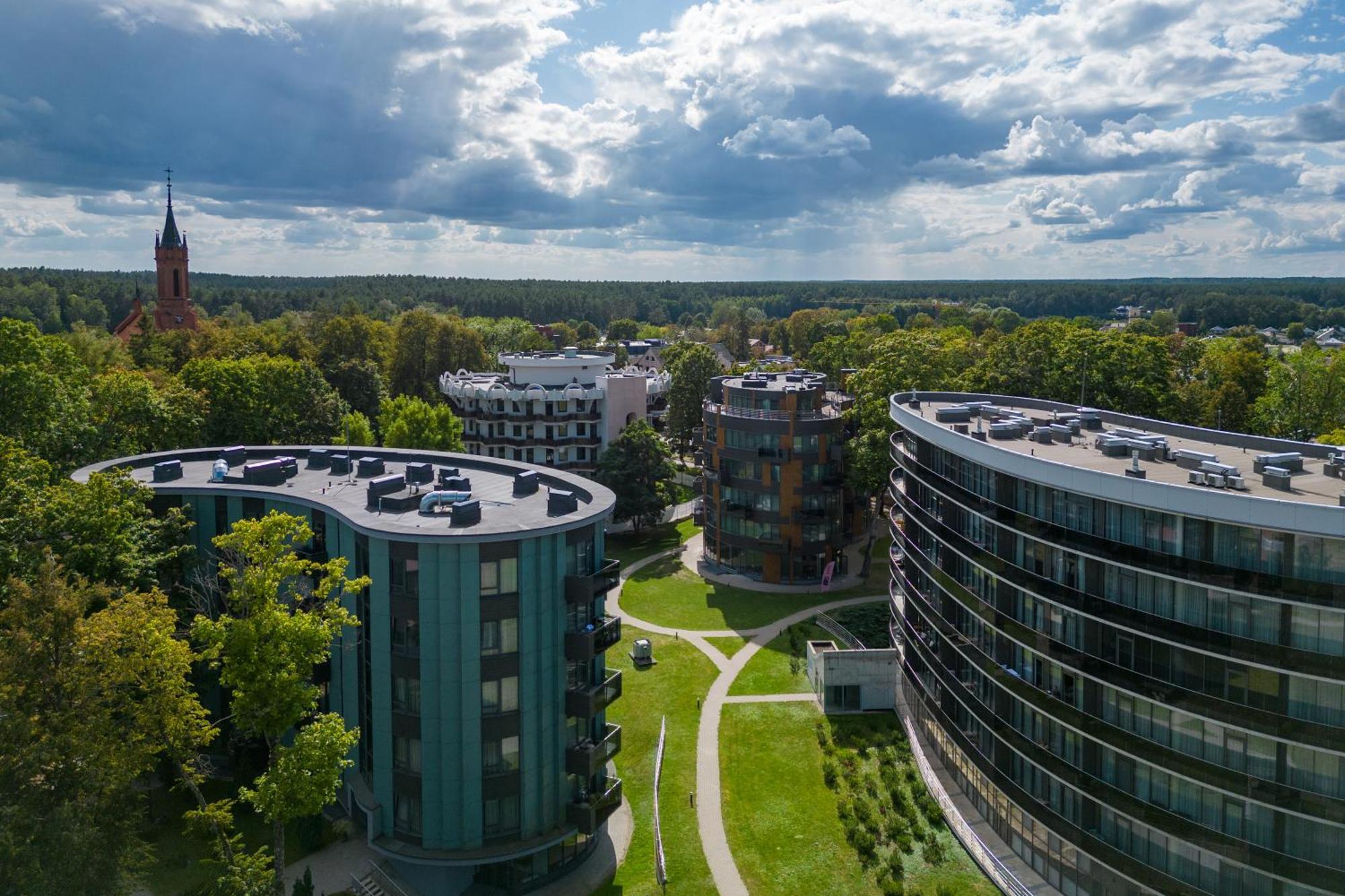 2 Bedroom Apt, 2 Garage Spots & Balconies, Self Check-In, By Cohost Druskininkai Luaran gambar