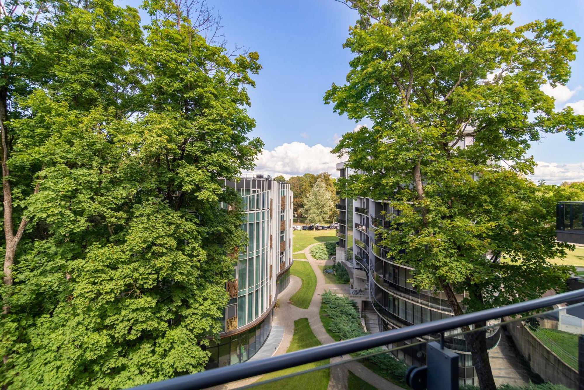 2 Bedroom Apt, 2 Garage Spots & Balconies, Self Check-In, By Cohost Druskininkai Luaran gambar